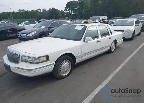 1996 Lincoln Town Car Sgn/Dmnd Anv/Cypress/Jn from USA, damaged, VIN 1LNLM82WXTY620986